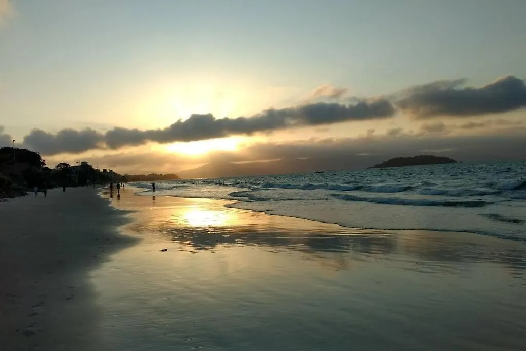 Homestay Otima Suite Para 2 Pessoas A 2 Quadras Da Praia Florianopolis